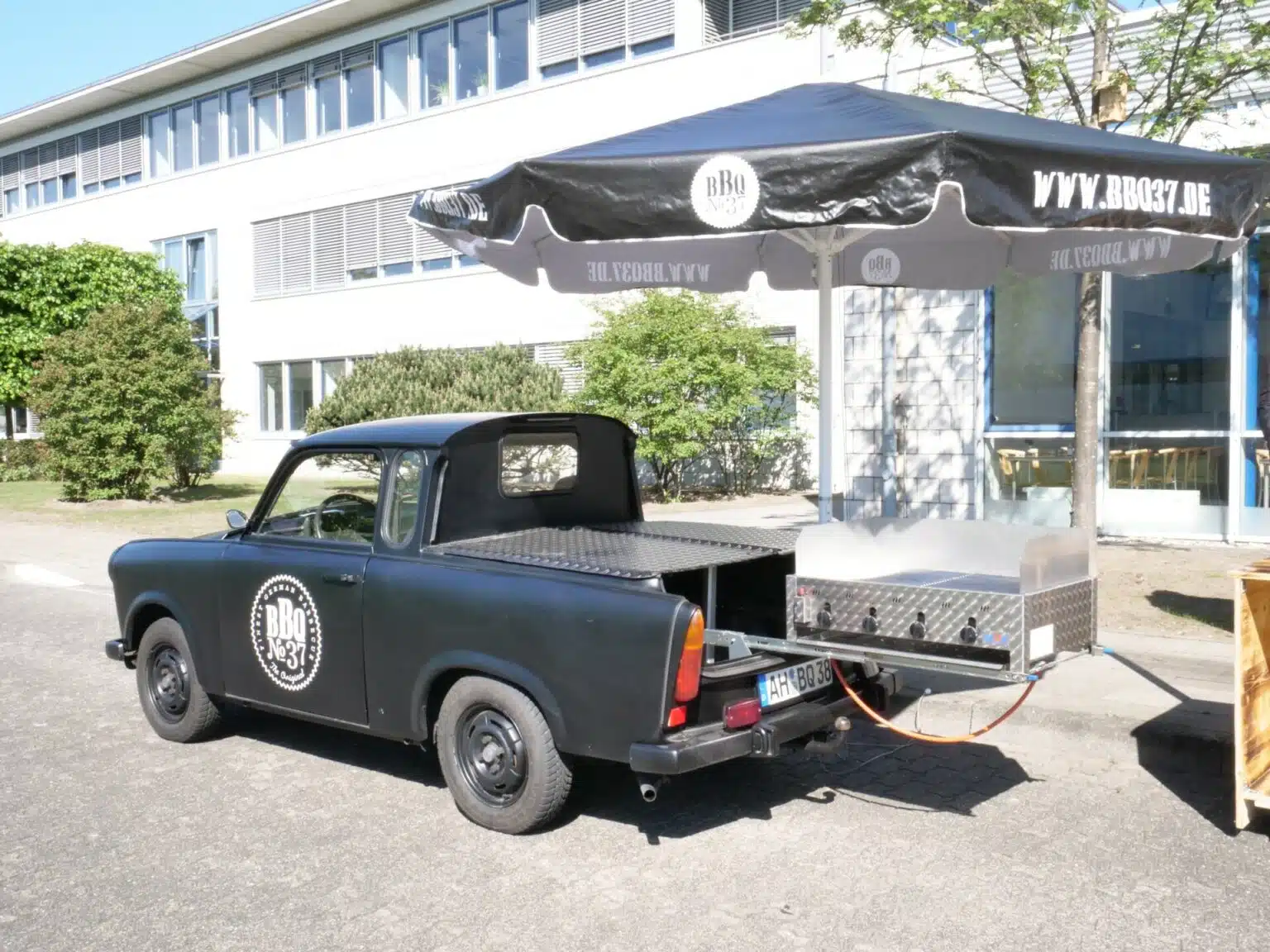 BBQ-Trabi Robert Meyer Dankeaktion UD 20200506 (53)